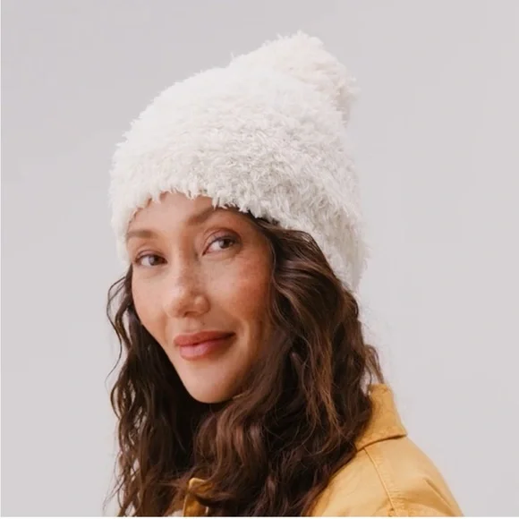 LEMON Snow Drift Pom Pom Beanie - Picture 1 of 14